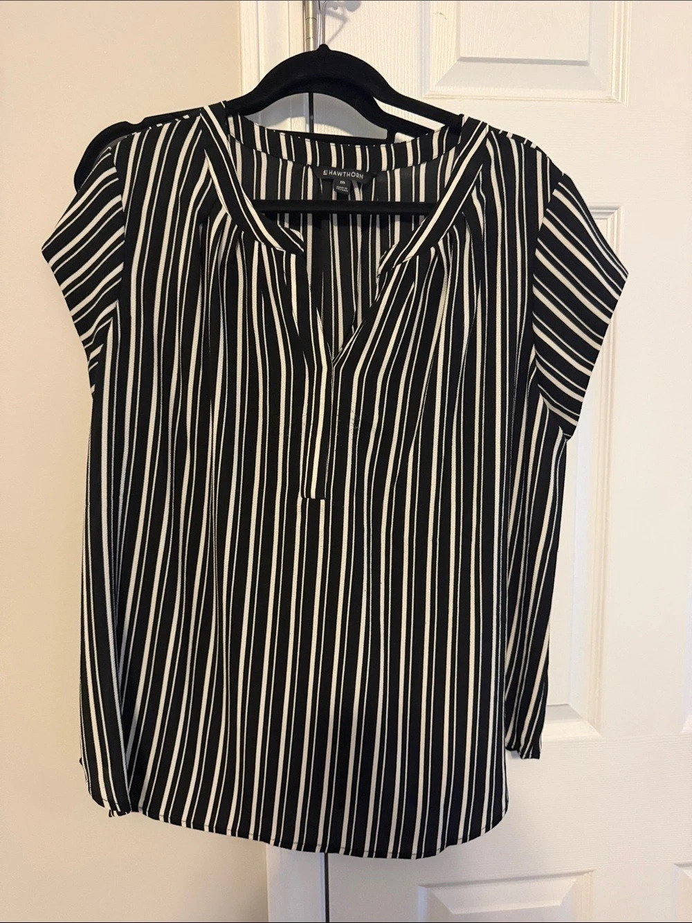 41 Hawthorn Striped V-Neck Blouse in Black & White Size xXL Like New
